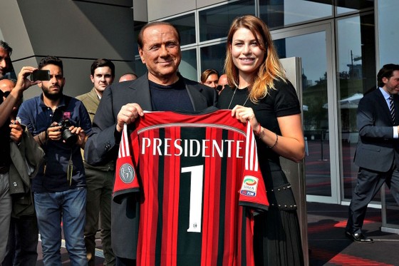 Berlusconi “có thể mua lại” AC Milan! ảnh 2