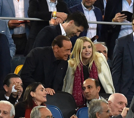 Berlusconi “có thể mua lại” AC Milan! ảnh 1