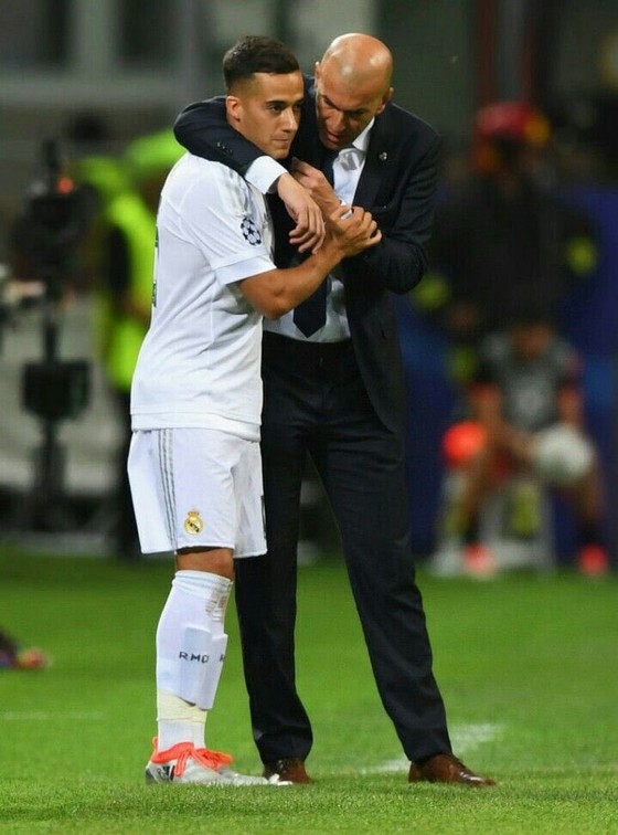 Sốc khi Zidane tuyên bố chia tay Real Madrid ảnh 8