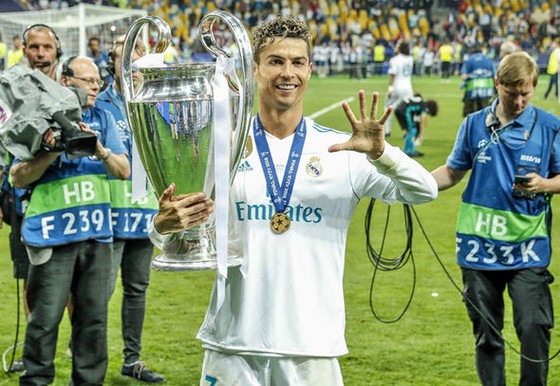 Sốc khi Ronaldo đòi nâng lương 75 triệu Euro/năm để ở lại Real Madrid ảnh 1