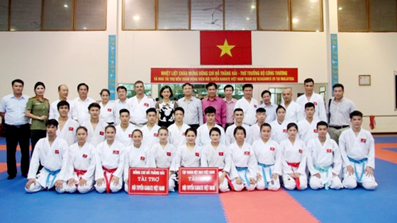 Võ sĩ karatedo Việt Nam luyện tập quên ngày nghỉ ảnh 1