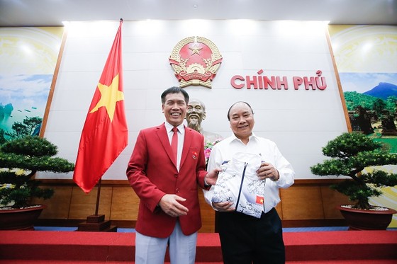 Thủ tướng Nguyễn Xuân Phúc chúc mừng đoàn thể thao SEA Games của Việt Nam ảnh 2