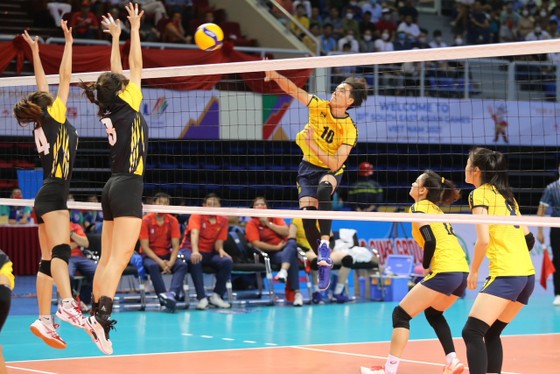 Thắng dễ Malaysia, bóng chuyền nữ Việt Nam tự tin trước màn đối đầu với Thái Lan ảnh 1