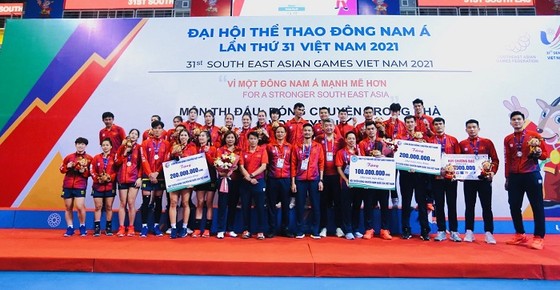 Hai đội tuyển bóng chuyền nam, nữ Việt Nam sẽ có nhiều thay đổi sau SEA Games 31. Ảnh: DŨNG PHƯƠNG