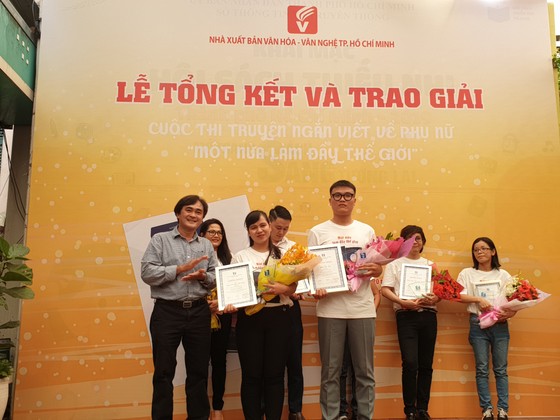 Truyện ngắn 'Tràng Phan' đoạt giải nhất cuộc thi 'Một nửa làm đầy thế giới' ảnh 2