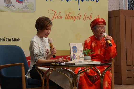 Ra mắt tiểu thuyết lịch sử 'Loạn 12 sứ quân' của nhà nghiên cứu 99 tuổi ảnh 2