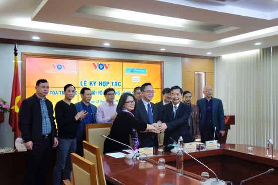 First News - Trí Việt ký kết hợp tác chia sẻ bản quyền với Đài Tiếng nói Việt Nam ảnh 1