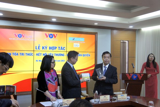 First News - Trí Việt ký kết hợp tác chia sẻ bản quyền với Đài Tiếng nói Việt Nam ảnh 2