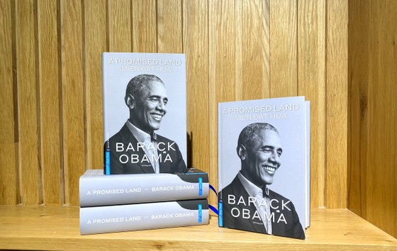 Ra mắt hồi ký 'Miền đất hứa' của cựu Tổng thống Barack Obama ảnh 2