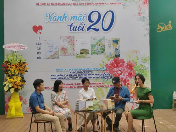 Cuộc hội ngộ của những trang viết thanh xuân ảnh 1
