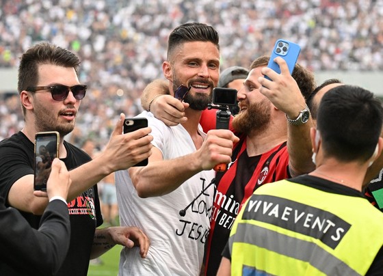 AC Milan vô địch Serie A: Scudetto của đắng cay và hạnh phúc ảnh 5