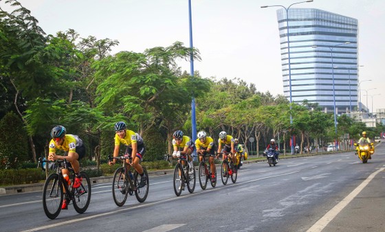 Giải đua xe đạp phong trào TPHCM mừng xuân Tân Sửu 2021: 250 VĐV tham dự ảnh 6