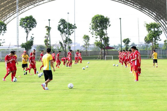 U23 Việt Nam hối hả tập luyện chuẩn bị Asiad 2018. Ảnh: MINH HOÀNG