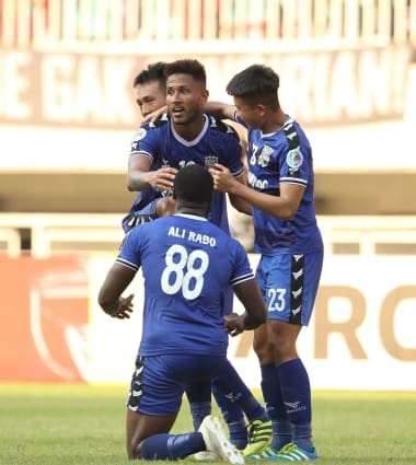 Loại PSM Makassar, B.Bình Dương gặp CLB Hà Nội trong trận chung kết ảnh 1
