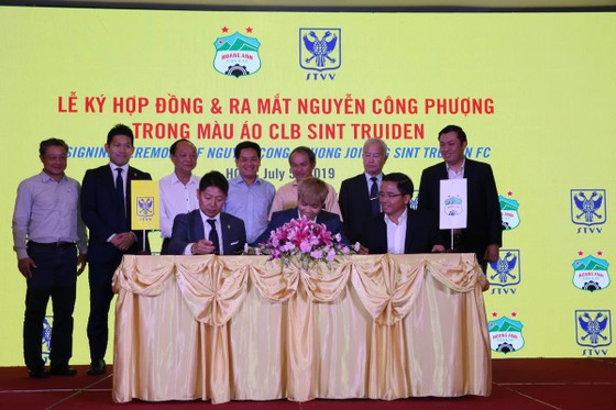 Công Phượng lập kỷ lục xuất ngoại thi đấu của bóng đá Việt ảnh 1