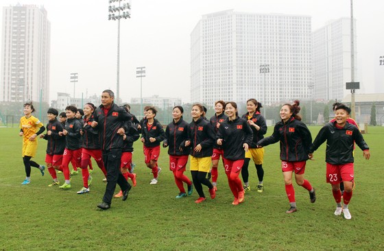 ĐT nữ Việt Nam sớm đi vào tập luyện để hướng đến mục tiêu Olympic 2020. Ảnh: Đoàn Nhật