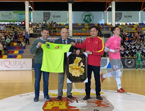 ĐT futsal Việt Nam thi đấu trận đầu tiên tại Tây Ban Nha ảnh 1