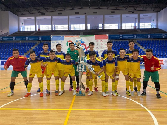 ĐT futsal Việt Nam thắng trận đầu tiên tại Tây Ban Nha  ảnh 1