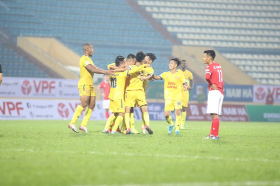 CLB Nam Định có chiến thắng đầu tiên ở LS V-League 2020 ảnh 2