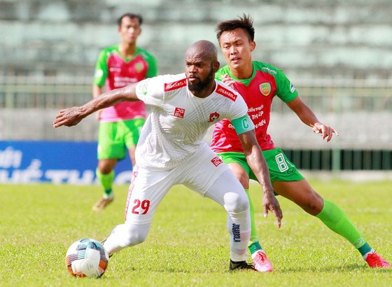 HLV Lê Huỳnh Đức lý giải nguyên nhân các đội V-League gặp khó trước đại diện hạng Nhất ở Cúp Quốc gia ảnh 1