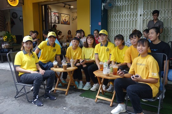 “Cô gái vàng” của bóng đá Việt Nam hợp tác cùng cà phê Ông Bầu ảnh 2