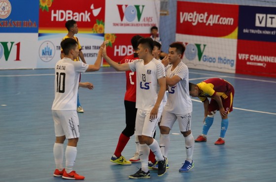 Dù thi đấu với nhiều cầu thủ trẻ nhưng Thái Sơn Nam không khó để thắng đậm Vietfootball. Ảnh: ANH TRẦN.