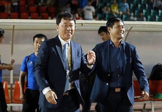 Ông Thắng trở lại "ghế nóng" trong giai đoạn tăng tốc ở V-League. Ảnh: Nguyễn Hoàng 