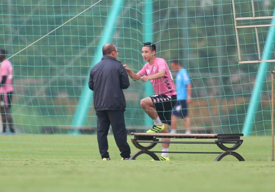 “Mưa bàn thắng” trong hai trận đấu nội bộ của U22 Việt Nam ảnh 7