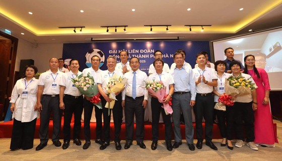 Chủ tịch VFF chúc mừng Ban chấp hành nhiệm kỳ mới của LĐBĐ Hà Nội