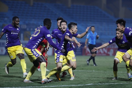 Quang Hải đưa CLB Hà Nội dẫn đầu LS V-League 2020 ảnh 1