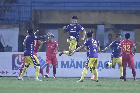 Siêu phẩm của Quang Hải khiến đội Sài Gòn hết cửa vô địch V-League  ảnh 2