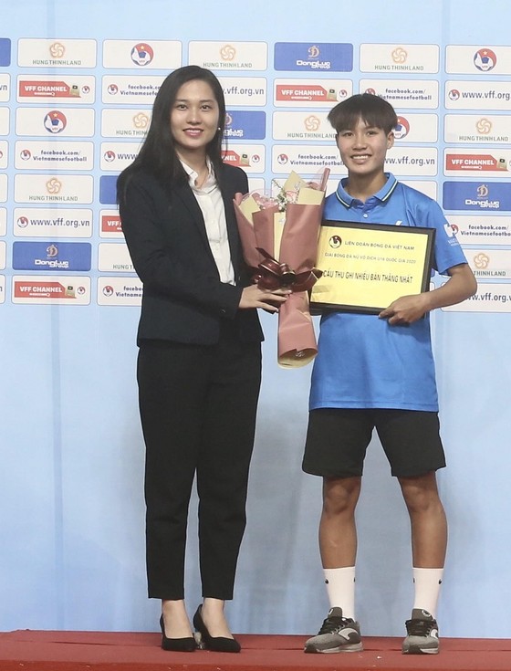 Đội dự tuyển Việt Nam vô địch giải bóng đá nữ U16 Quốc gia 2020 ảnh 1