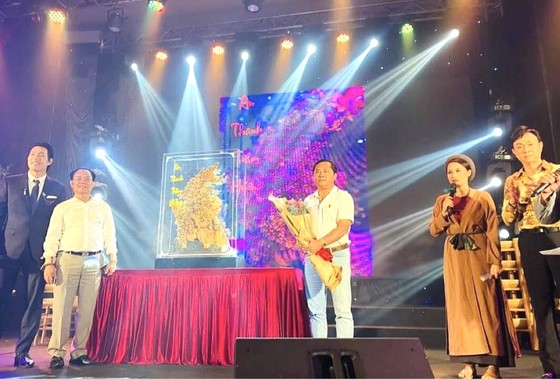 Văn nghệ sĩ, doanh nghiệp, cầu thủ chung sức cho đêm nhạc 'Miền Trung Ơi' của Quách Beem ảnh 2