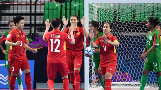 Thi đấu nhiều sẽ giúp các cầu thủ nữ futsal Việt Nam có nhiều cơ hội để nâng cao
