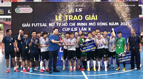 Thái Sơn Nam đăng quang ở giải đầu tiên trong năm 2021