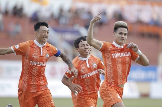 Chuyện thưởng tết V-League: kẻ khóc, người cười ảnh 1