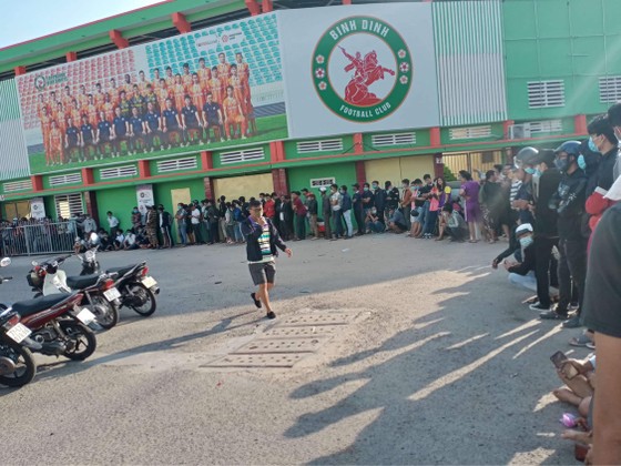 Sân Quy Nhơn đón LS V-League 2021: Khát vọng bóng đá đỉnh cao ảnh 1