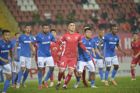 Cầu thủ Than Quảng Ninh bỏ tập vì bị nợ 8 tháng lương ảnh 1