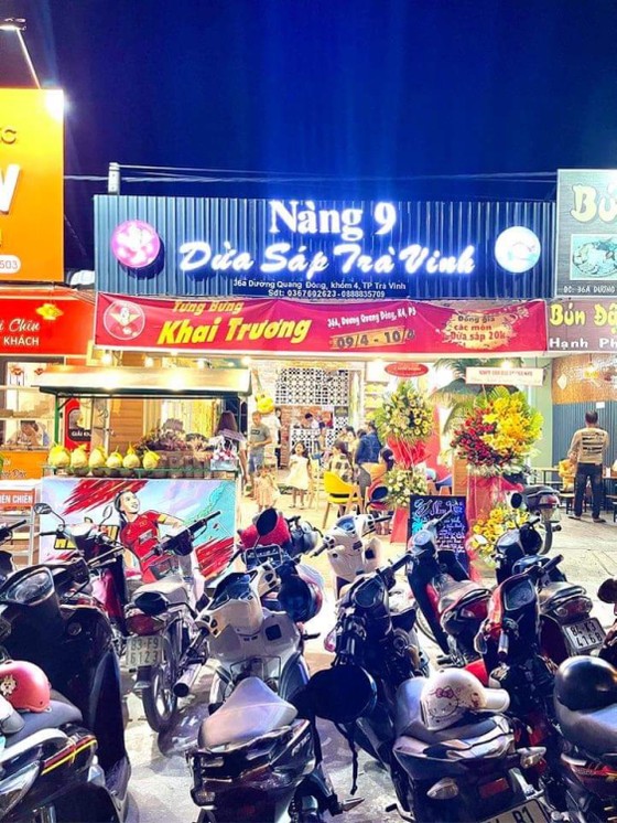Huỳnh Như mở quán dừa sáp để quảng bá đặc sản quê Trà Vinh ảnh 1