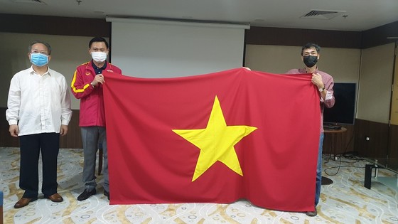 Tham tán Đại sứ quán Việt Nam tại UAE đến thăm đội tuyển futsal Việt Nam ảnh 3