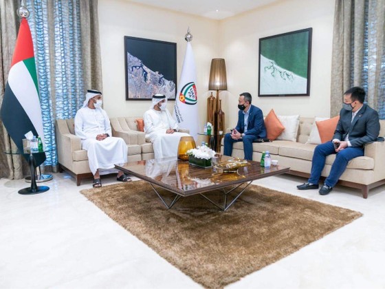 PCT VFF ông Trần Quốc Tuấn tại buổi làm việc với Chủ tịch UAEFA ngài Rashid bin Humaid Al Nuaimi Chairman sáng ngày 31-5. Ảnh: ĐOÀN NHẬT 