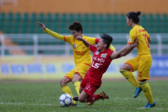 Vòng 4 Giải bóng đá nữ VĐQG 2021: Khó cản bước TPHCM và Hà Nội ảnh 1