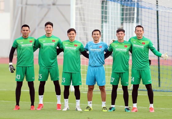Ba trụ cột trên hàng công vắng mặt trong trận đấu tập nội bộ của tuyển Việt Nam ảnh 1