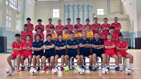 Đội tuyển futsal nữ Việt Nam bắt đầu đi vào tập luyện chuẩn bị cho SEA Games 31