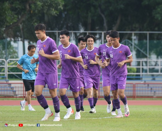 Đội tuyển Việt Nam tham quan sân Quốc gia Singapore ảnh 7