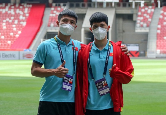 Đội tuyển Việt Nam tham quan sân Quốc gia Singapore ảnh 5