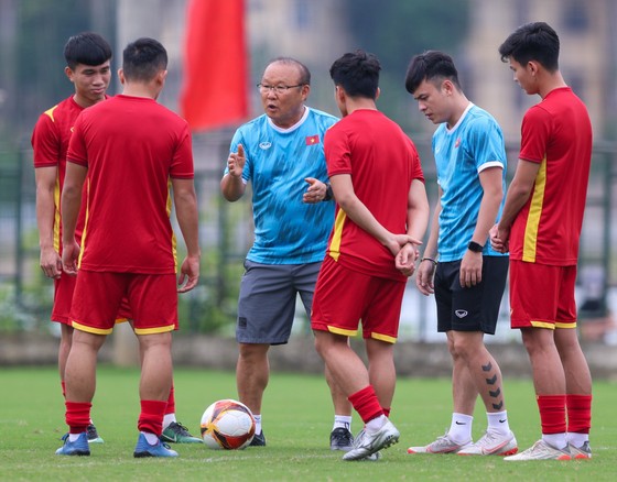 U23 Việt Nam trên sân tập chuẩn bị cho trận gặp Timor Lester. Ảnh: DŨNG PHƯƠNG 