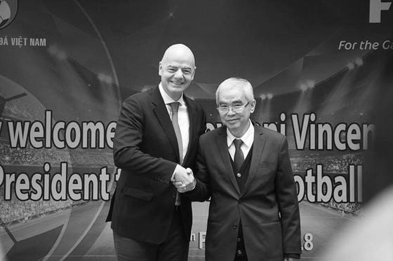 Ông Lê Hùng Dũng tiếp Chủ tịch FIFA Gianni Infantino trong chuyến thăm Việt Nam năm 2018