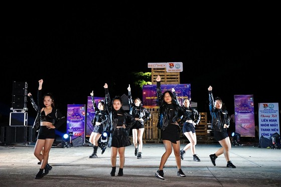 Đêm chung kết ấn tượng của ‘Liên hoan các nhóm nhảy’ tại sân chơi đường phố Binh Duong New City ảnh 8