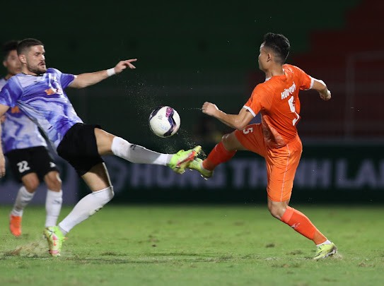 Cuộc so tài giữa hai đội tại Giải bóng đá Hoàng đế Quang Trung 2022